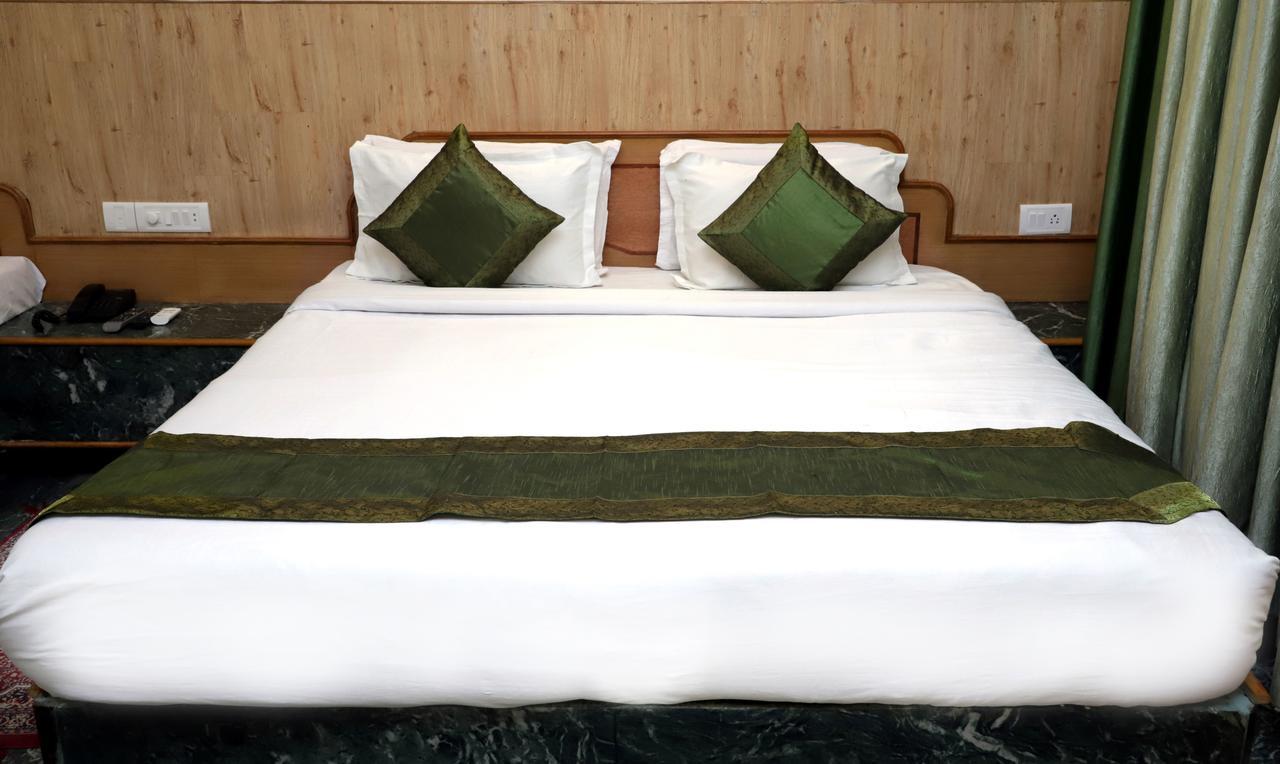 Oyo 22075 Hotel Bali Palace Katra  Bagian luar foto