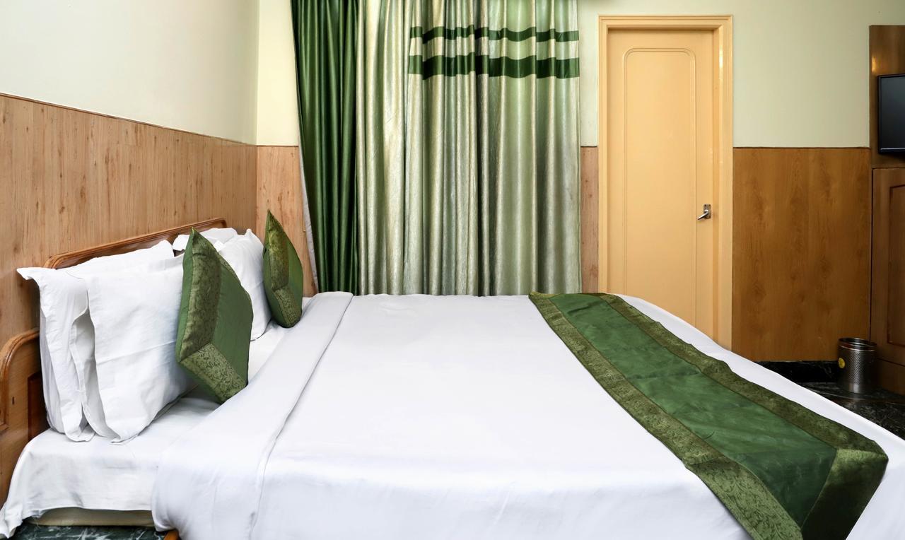 Oyo 22075 Hotel Bali Palace Katra  Bagian luar foto