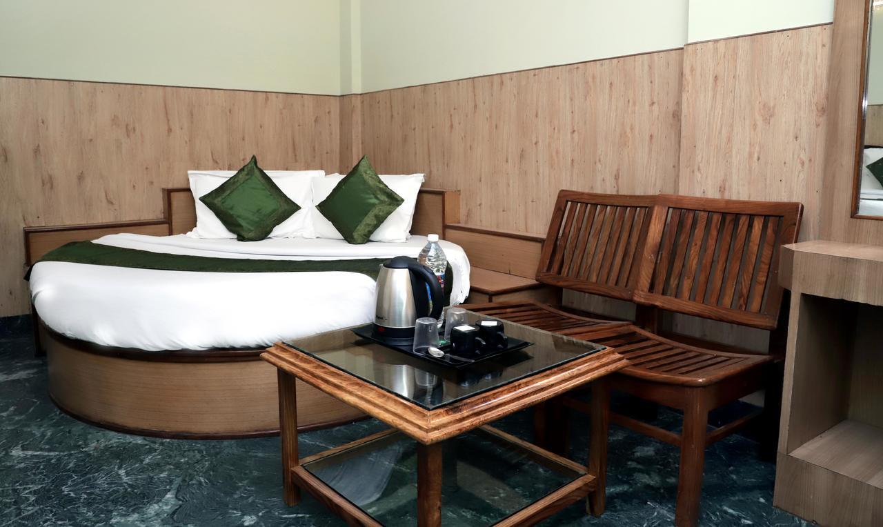 Oyo 22075 Hotel Bali Palace Katra  Bagian luar foto
