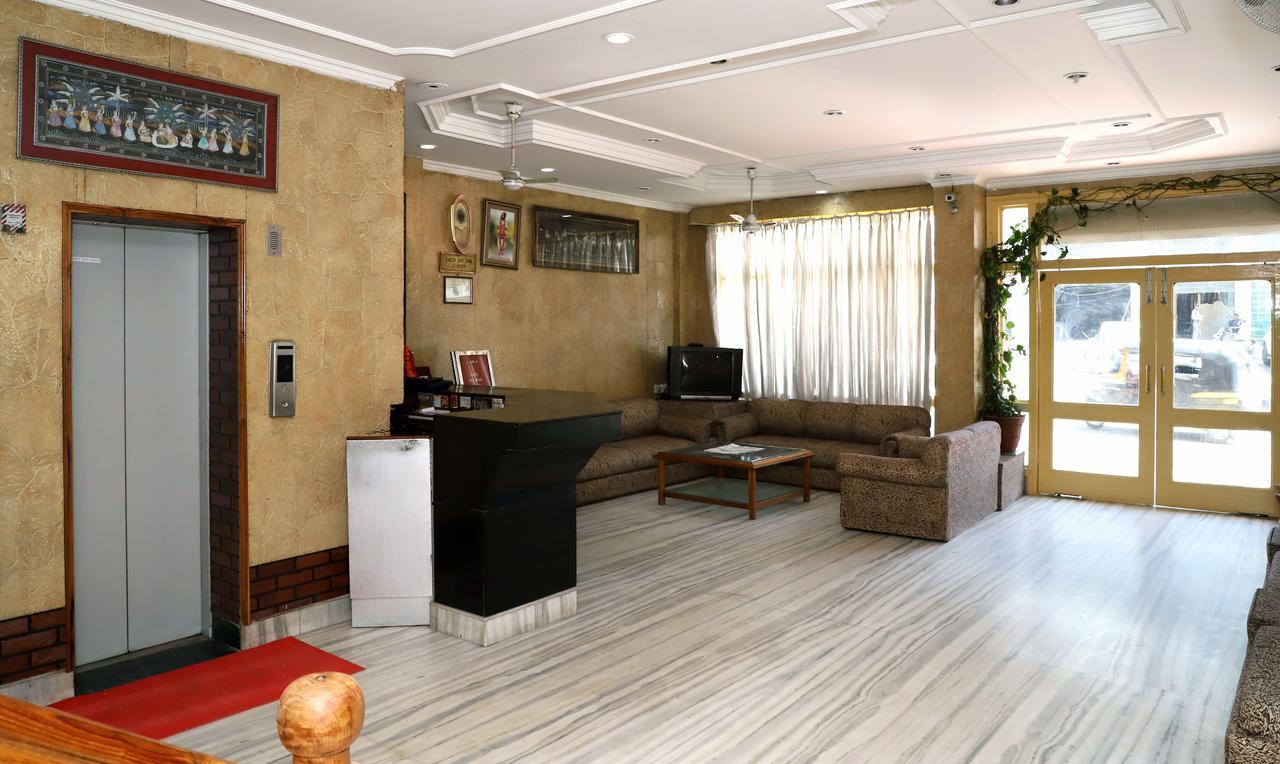 Oyo 22075 Hotel Bali Palace Katra  Bagian luar foto