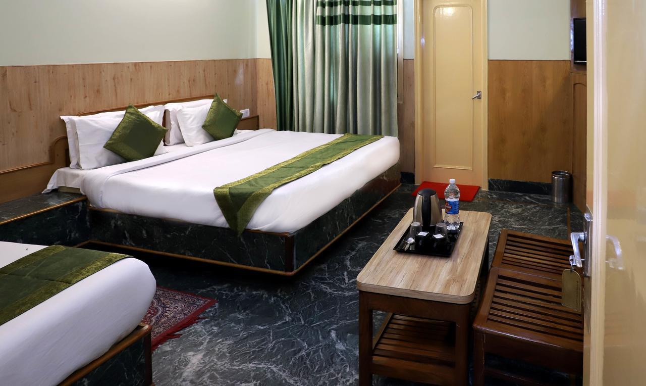 Oyo 22075 Hotel Bali Palace Katra  Bagian luar foto